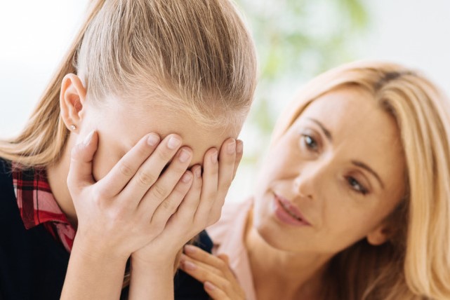 insomnia treatment girl and mother